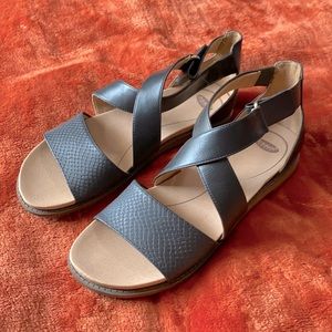 Dr.Scholl’s strapped sandal